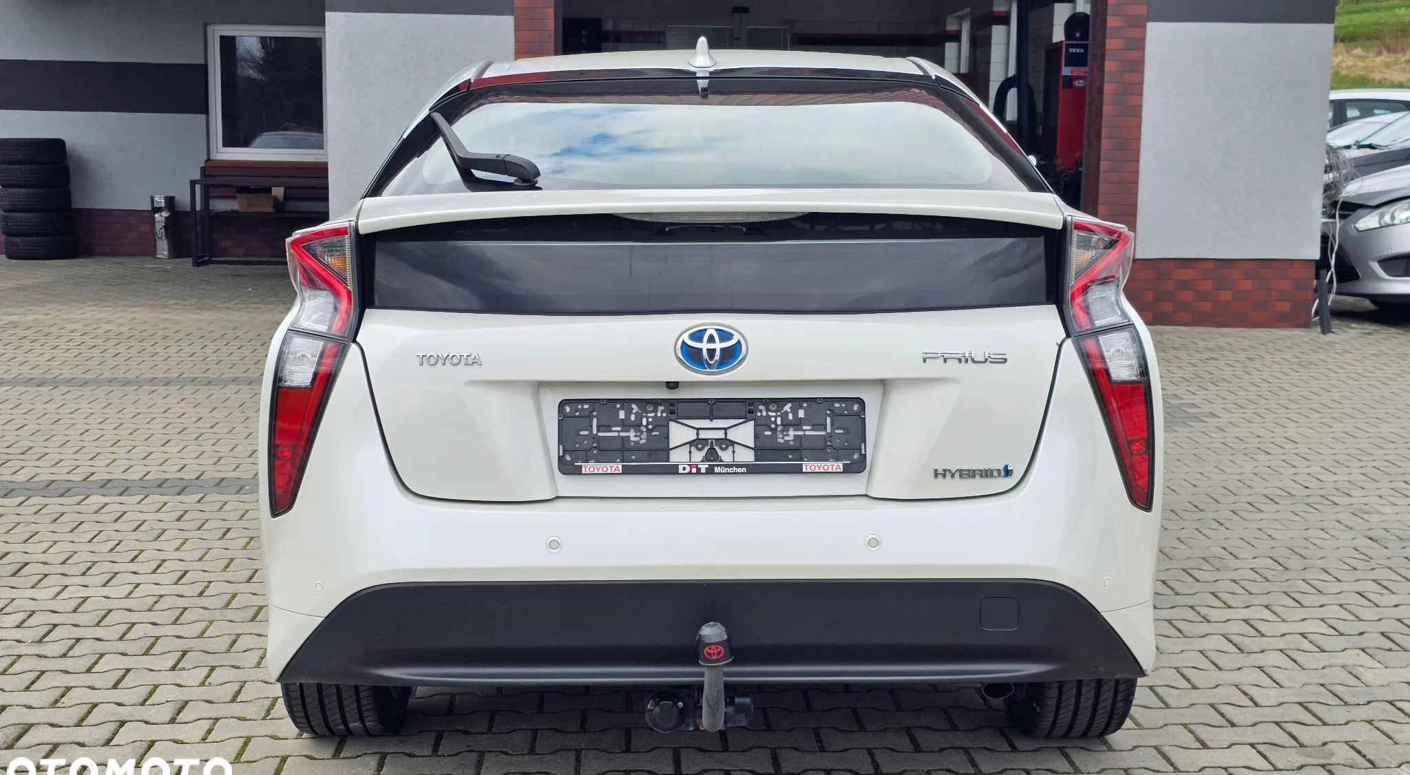 Toyota Prius cena 49900 przebieg: 137610, rok produkcji 2016 z Ostrów Wielkopolski małe 172